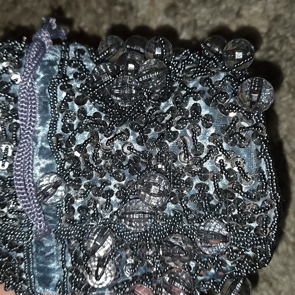 Sara Sara Handbags - EUC Sara Sara Beaded bag